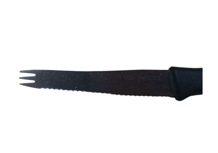 Coltello seghettato da bar con punta a forchetta Laika. | Acquista su ferramentabeniamino.it